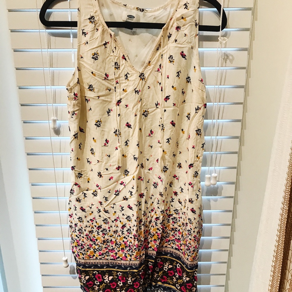 Old navy dress. Size small spring/summer dress